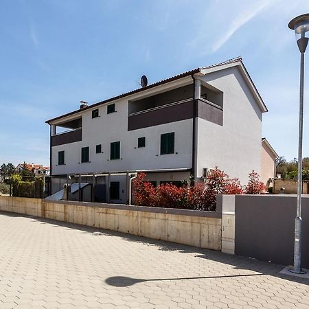 Apartment Adria 3 Malinska Bagian luar foto