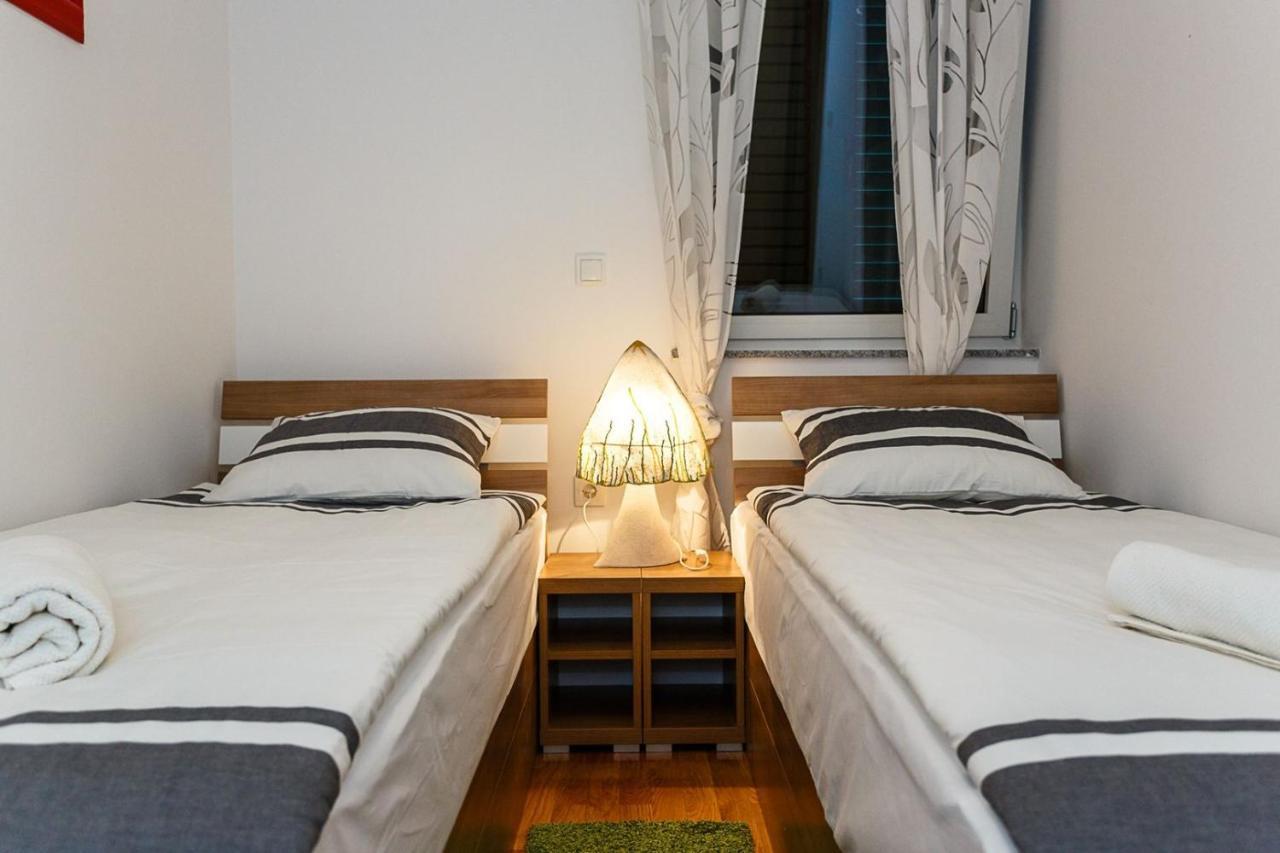 Apartment Adria 3 Malinska Bagian luar foto