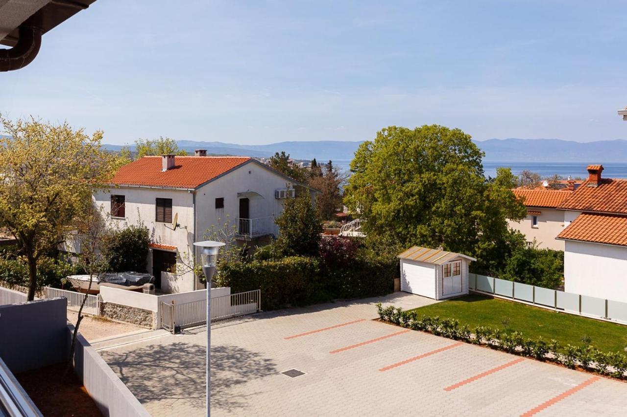 Apartment Adria 3 Malinska Bagian luar foto