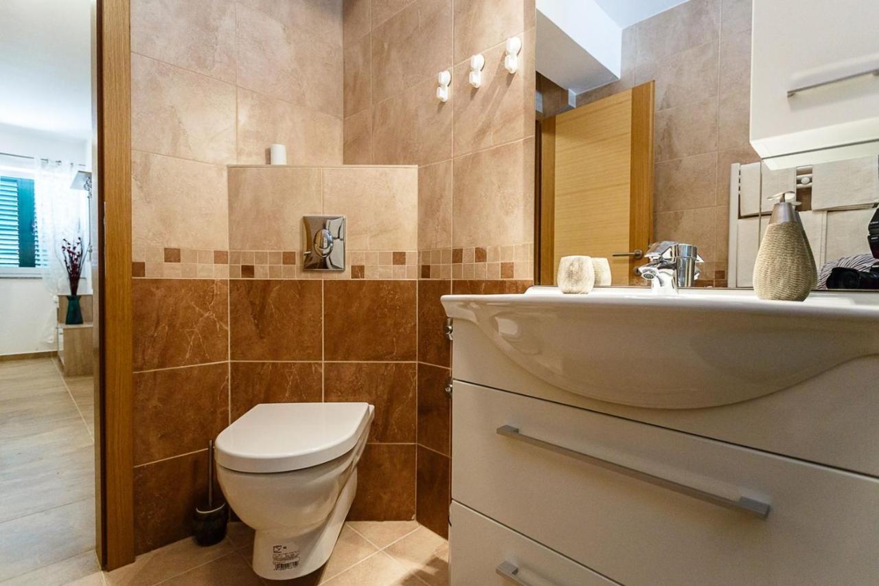 Apartment Adria 3 Malinska Bagian luar foto