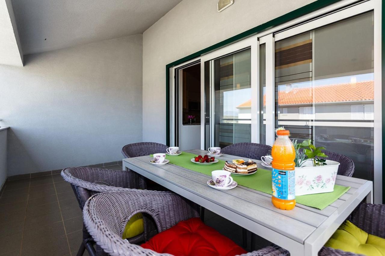 Apartment Adria 3 Malinska Bagian luar foto