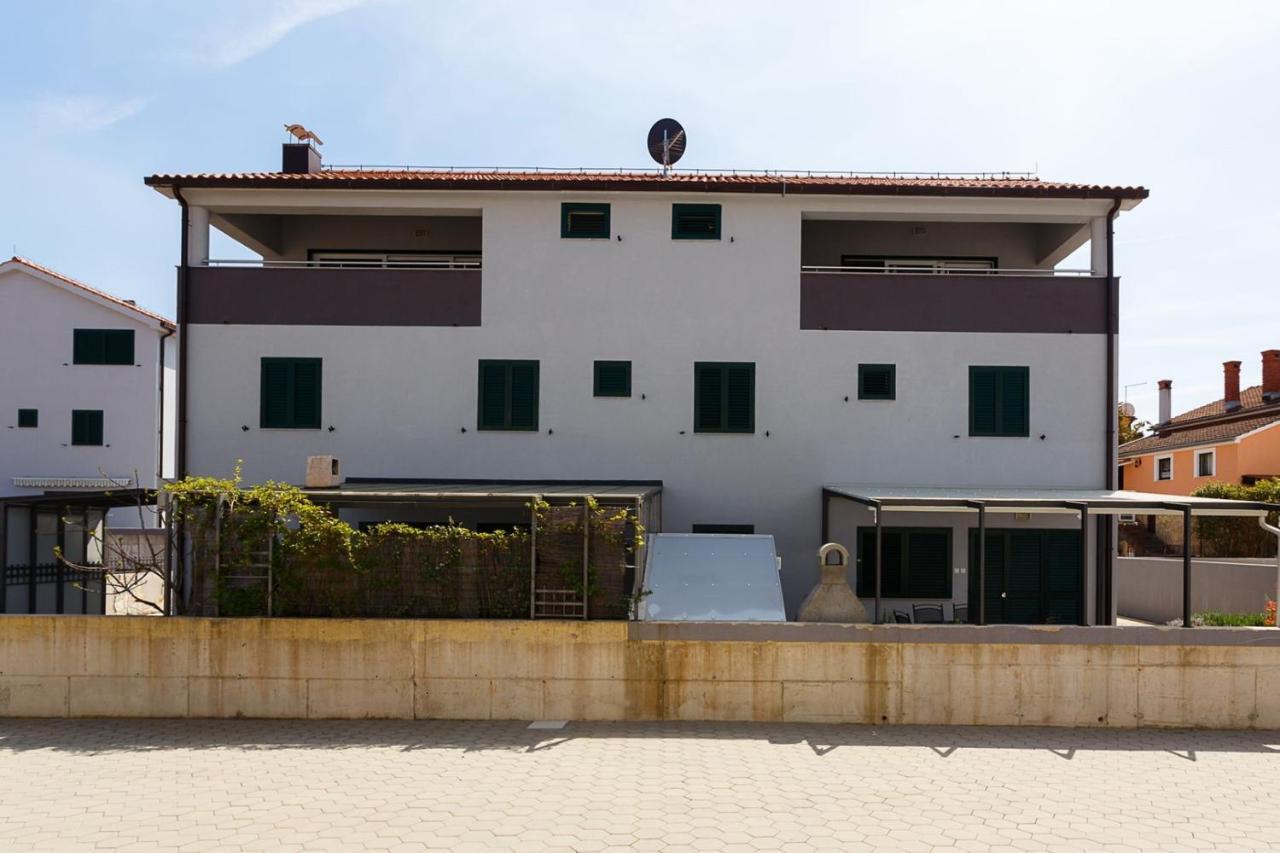 Apartment Adria 3 Malinska Bagian luar foto